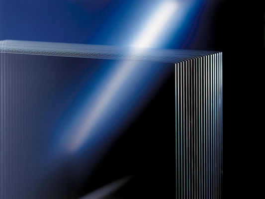 Buon prezzo 0.55mm 0,7mm 1,1mm Substrato di vetro piatto ultra trasparente per l'esposizione in linea